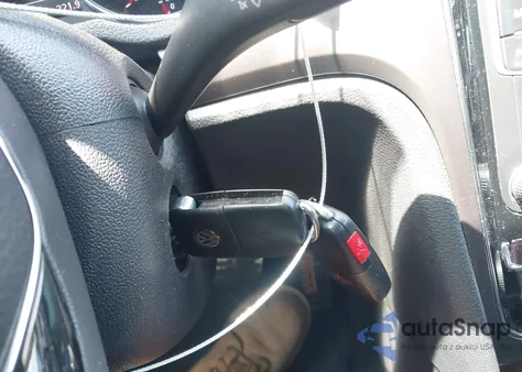 2016 Volkswagen Passat 1.8T R-Line из США, поврежденный, VIN 1VWAT7A34GC065730